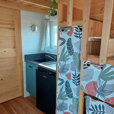 木屋 La Caseta Tilhouse